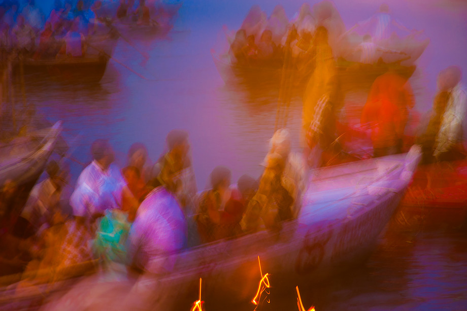 Łódki na Gangesie w Varanasi (Indie. Dzień jak nie codzień.)